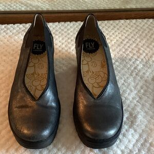 Fly London Women's Metallic Gray Flats